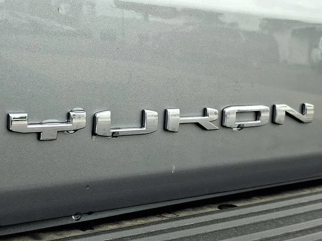 New 2026 Sterling Metallic GMC AT4 image 27