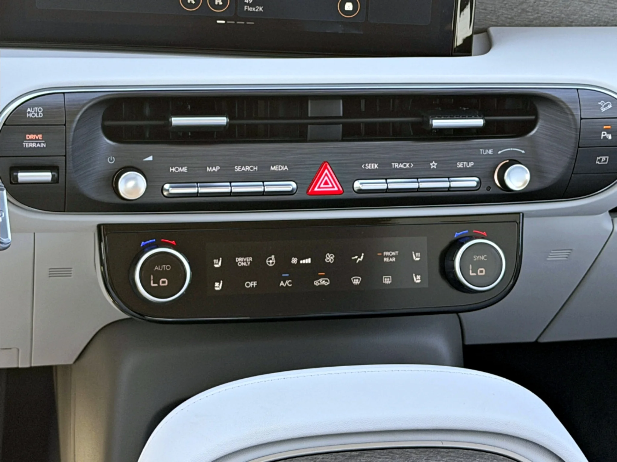 New 2027 Ecotronic Gray Pearl Hyundai SEL Premium 7P image 17