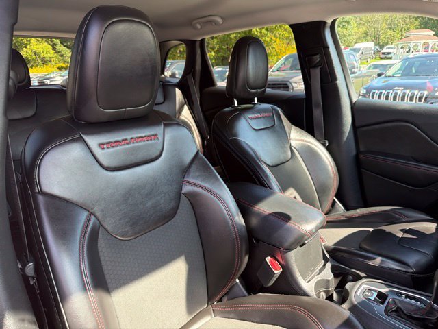 Used 2019 Black Jeep Trailhawk image 36