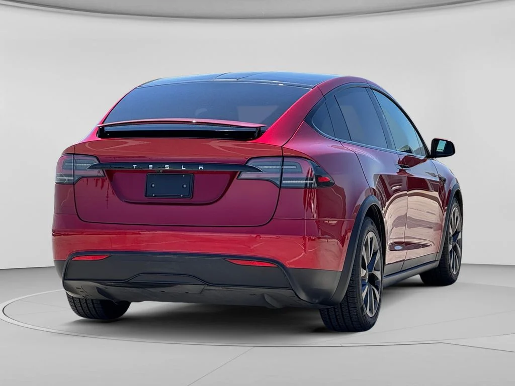 Used 2023  Tesla Base image 26