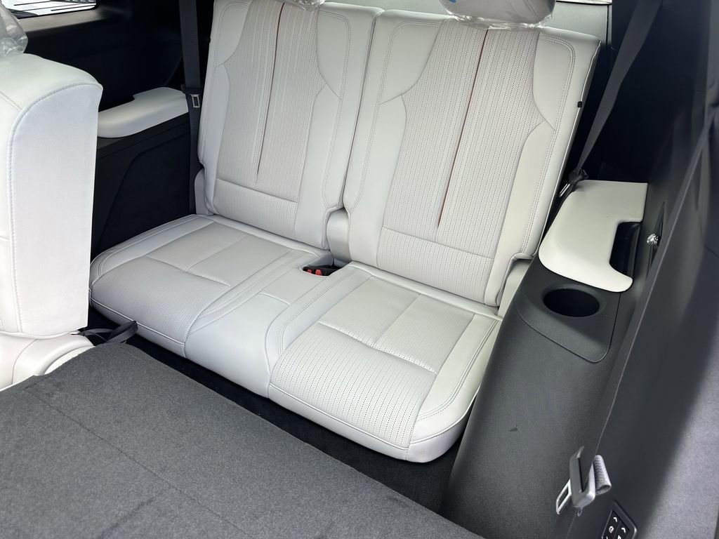 2026 Cadillac VISTIQ Sport - Photo 24