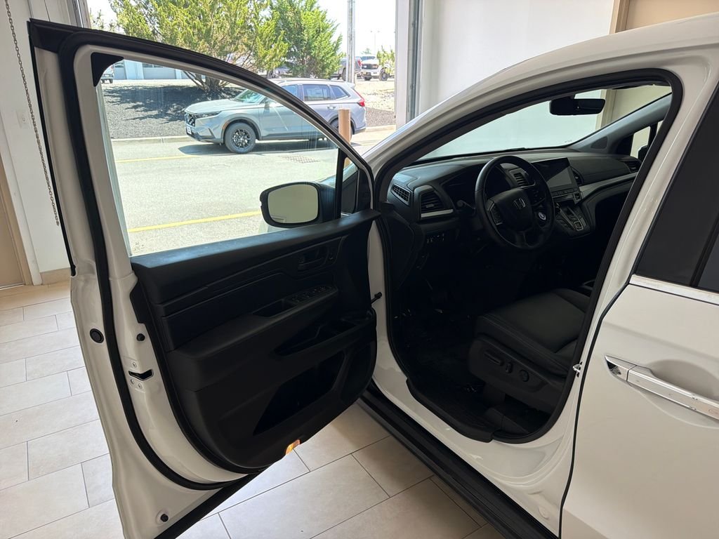 Used 2024  Honda EX-L image 10