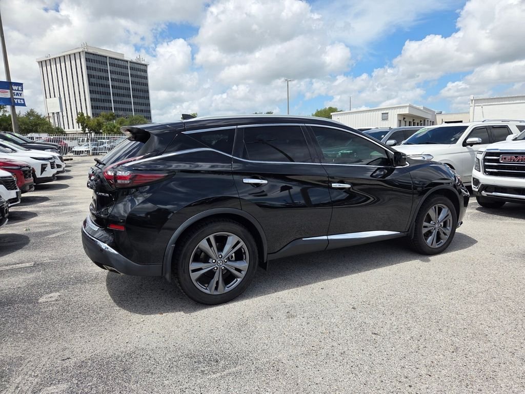 Used 2022 Black Nissan Platinum image 15