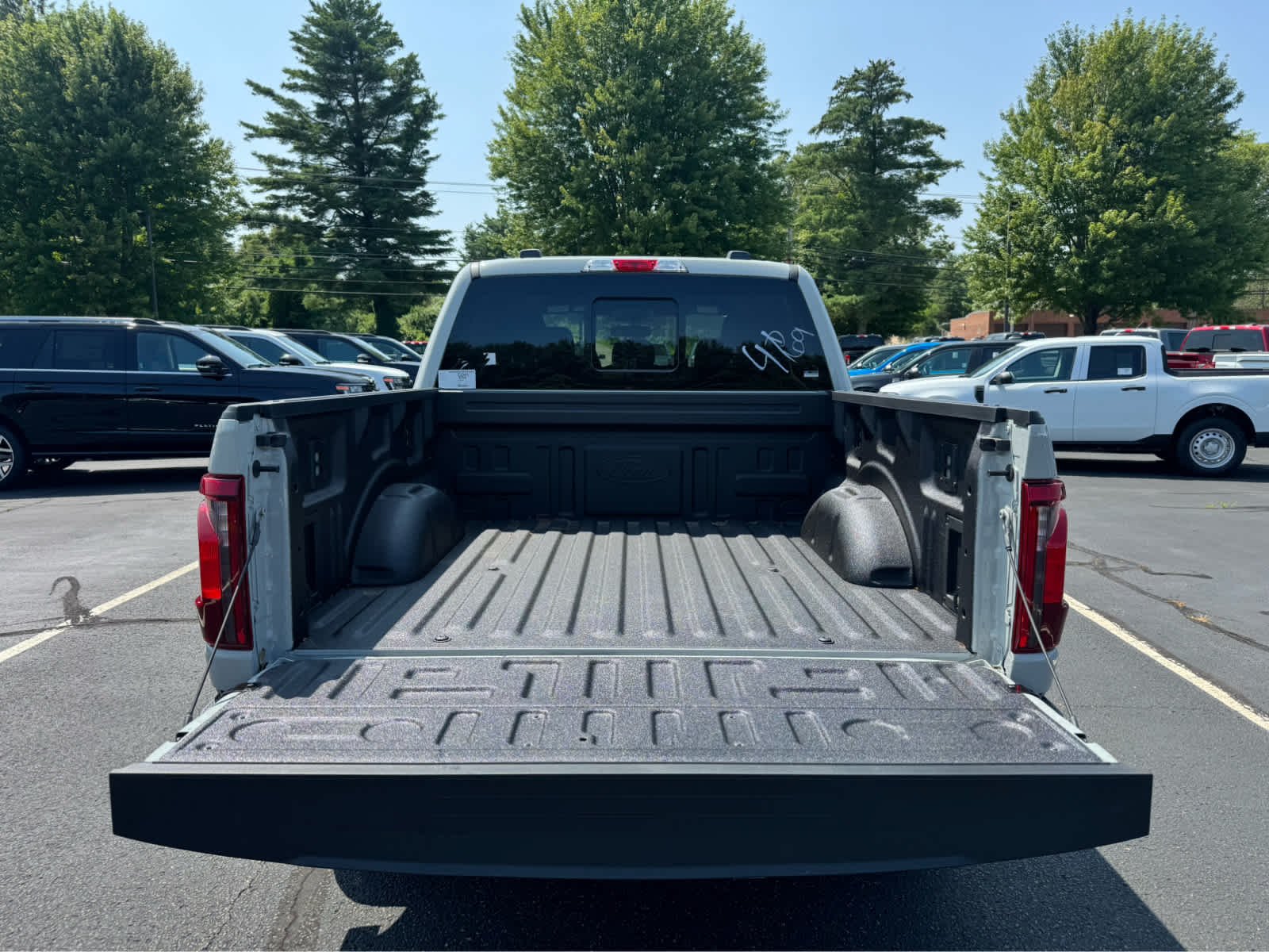 New 2026 Avalanche Ford XLT image 5