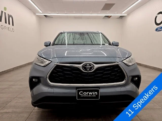 Used 2022 Moon Dust Toyota Limited image 8