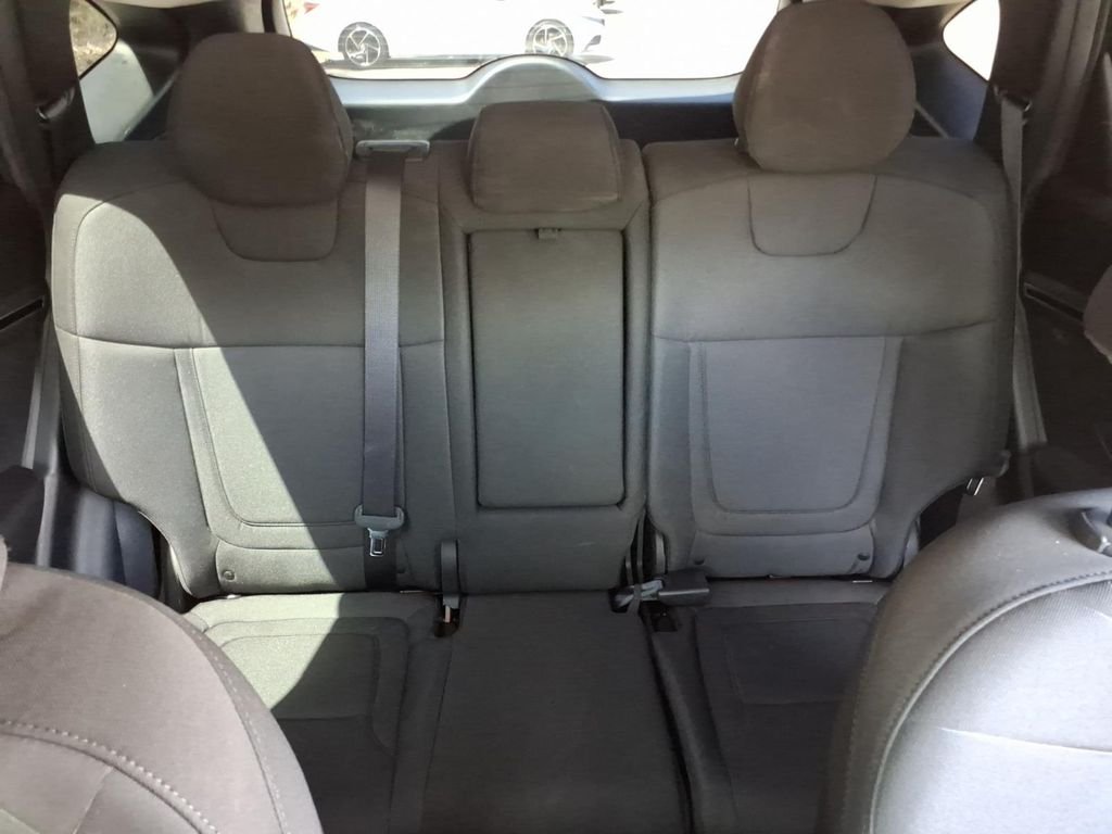Used 2022 Gray Hyundai SEL image 28