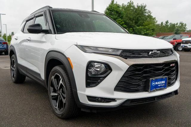 Used 2022 White Chevrolet RS image 4