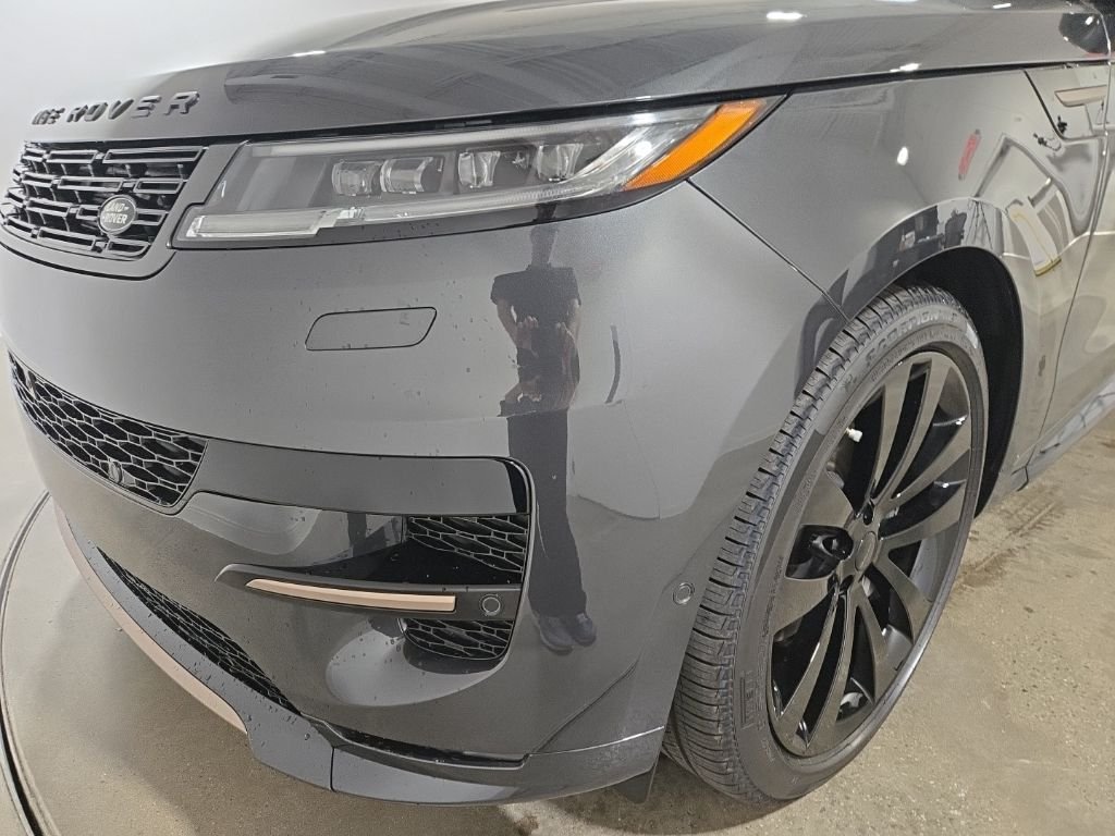New 2026 Carpathian Grey Land Rover Dynamic SE image 11