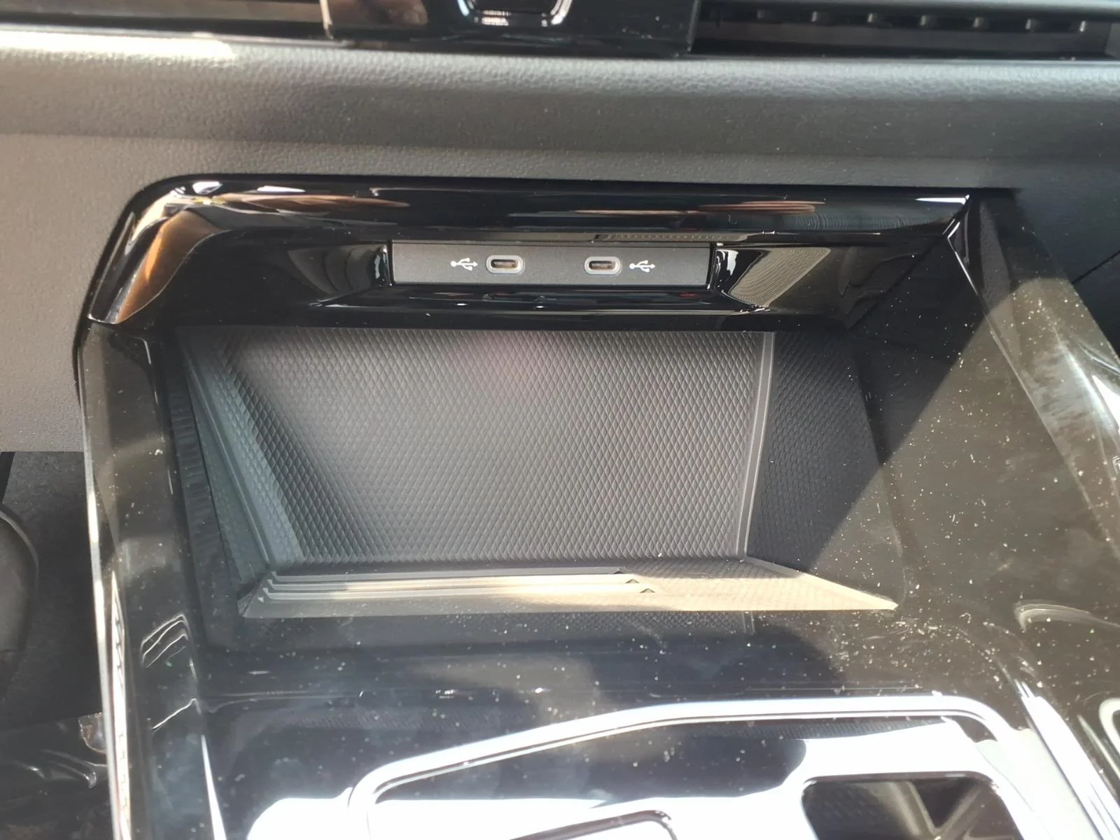 New 2026 Mythos Black Metallic Volkswagen 2.0T S DSG image 8