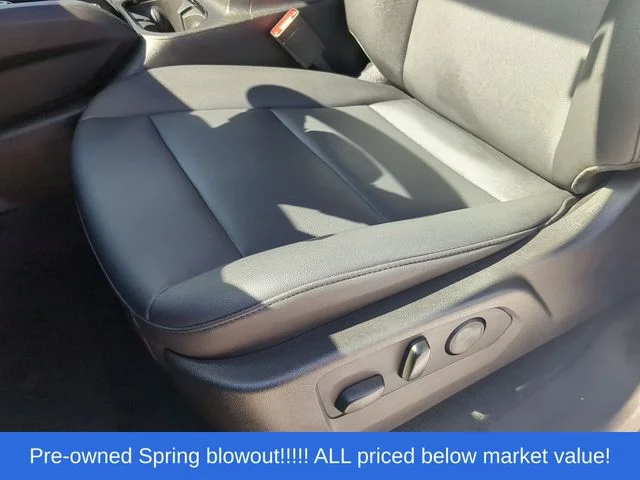 Used 2025 White Chevrolet Trail Boss image 24