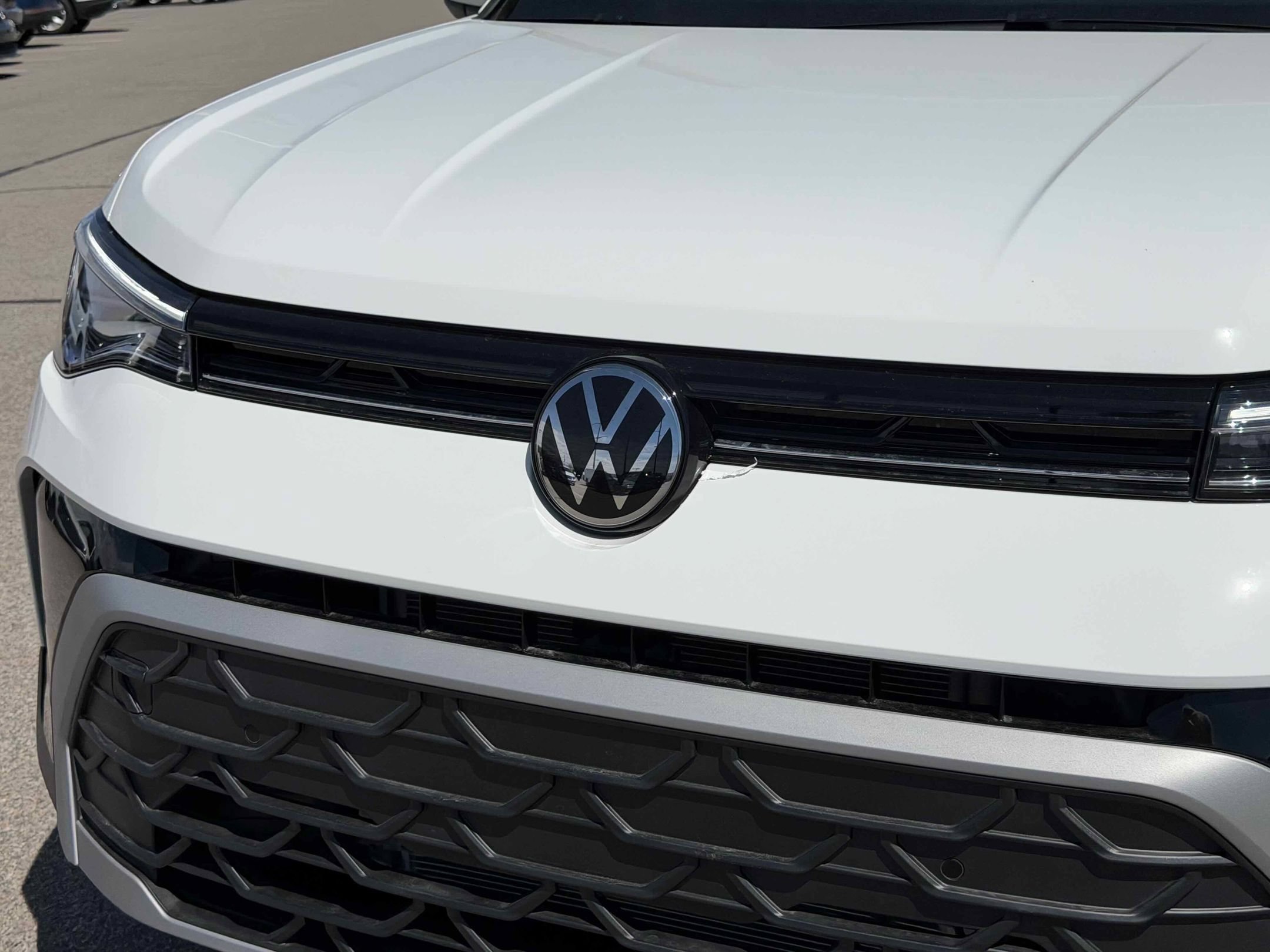 New 2026 Pure White Volkswagen SE image 12