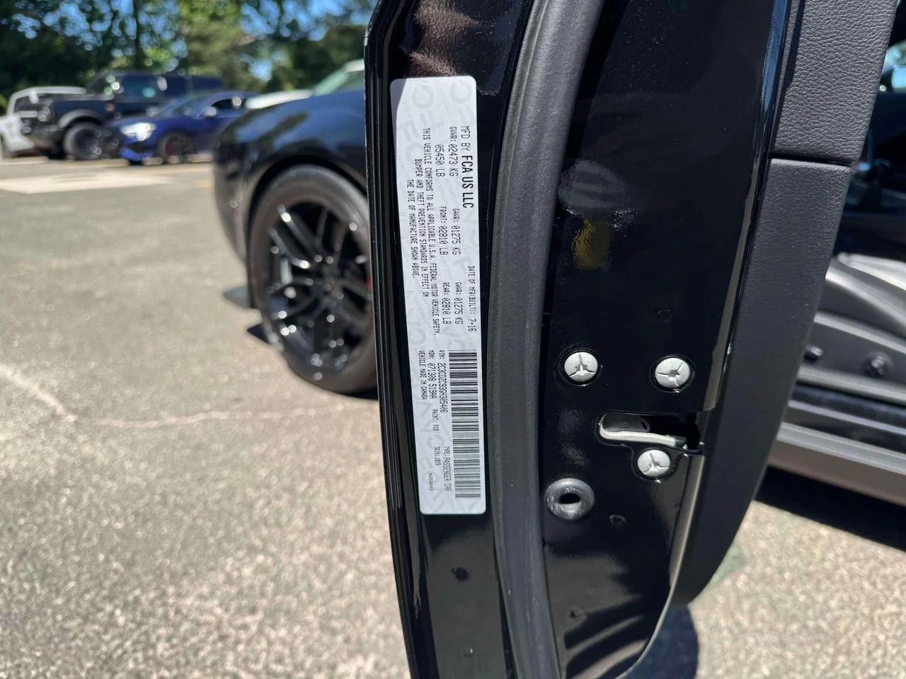 Used 2016 Pitch Black Clearcoat Dodge SRT Hellcat image 13