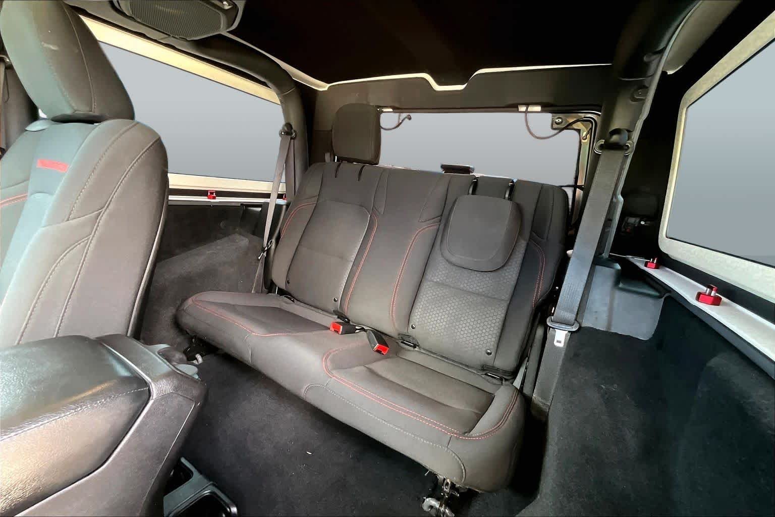 Used 2021 Sting-Gray Clearcoat Jeep Rubicon image 17