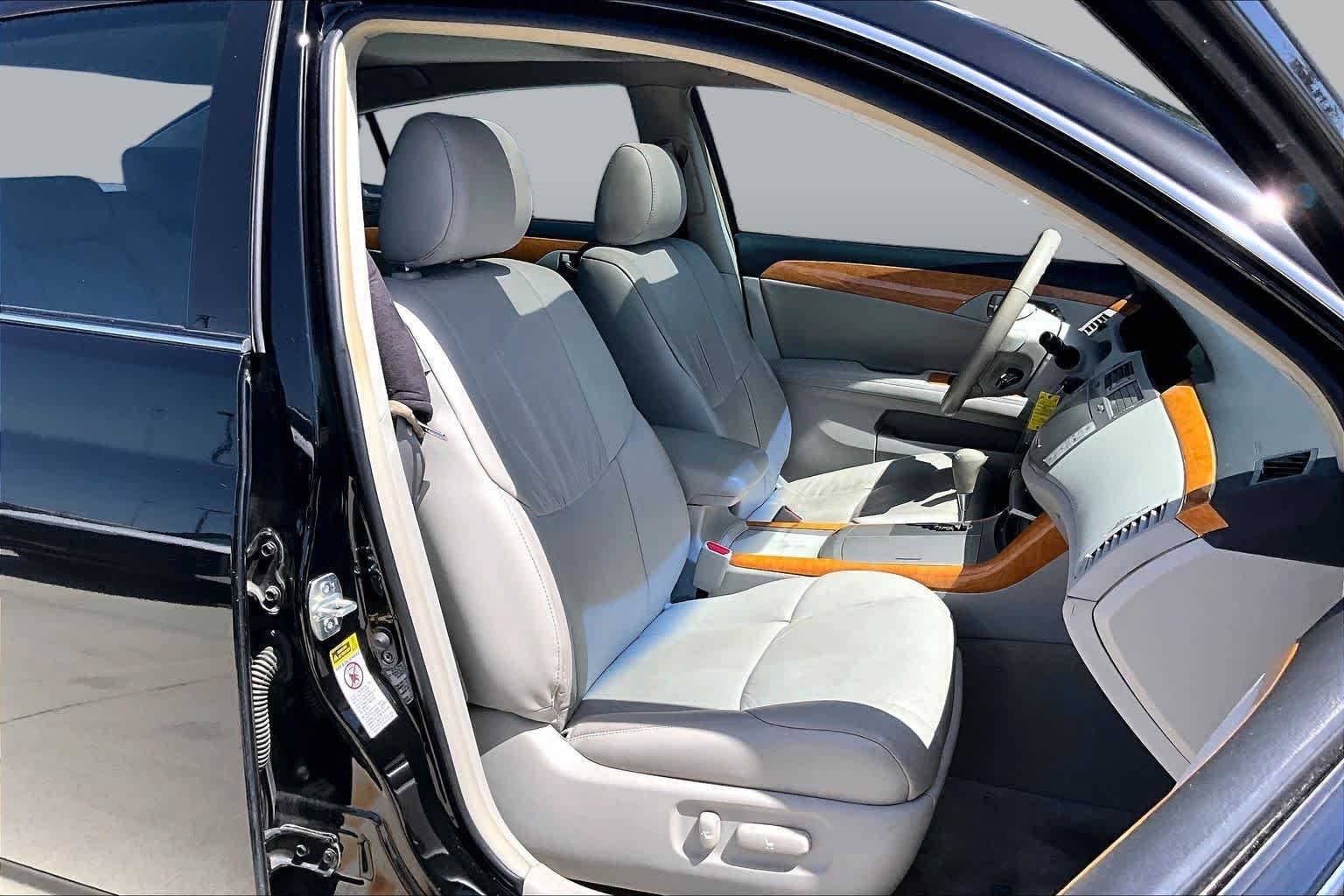 Used 2007 Black Toyota XLS image 8