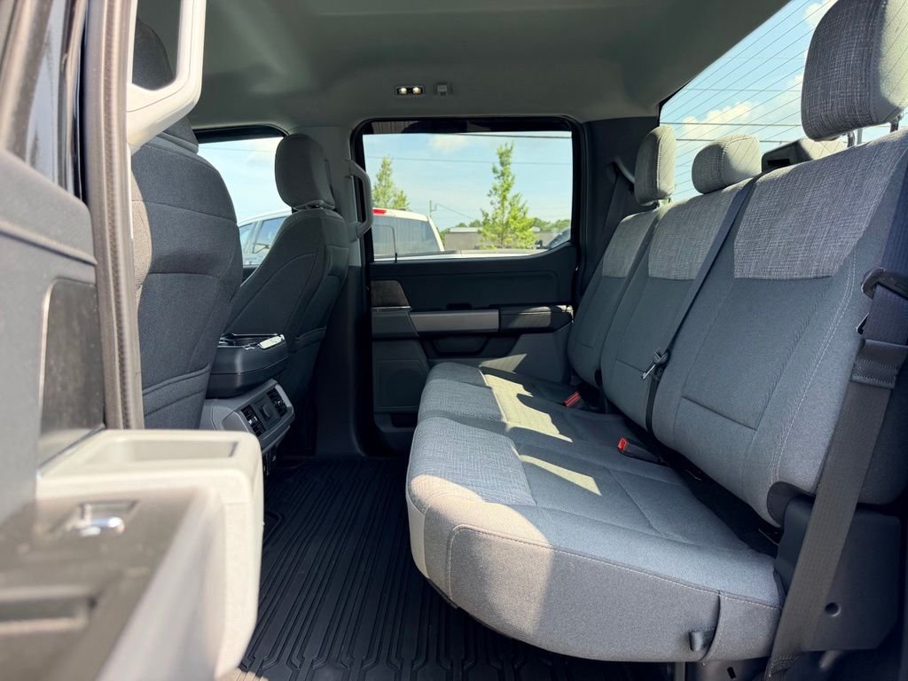 Used 2023 Black Ford XLT image 18