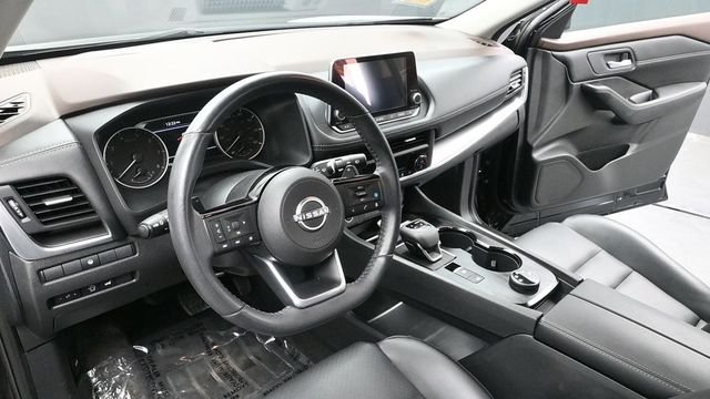 Used 2023 Black Nissan SV image 17
