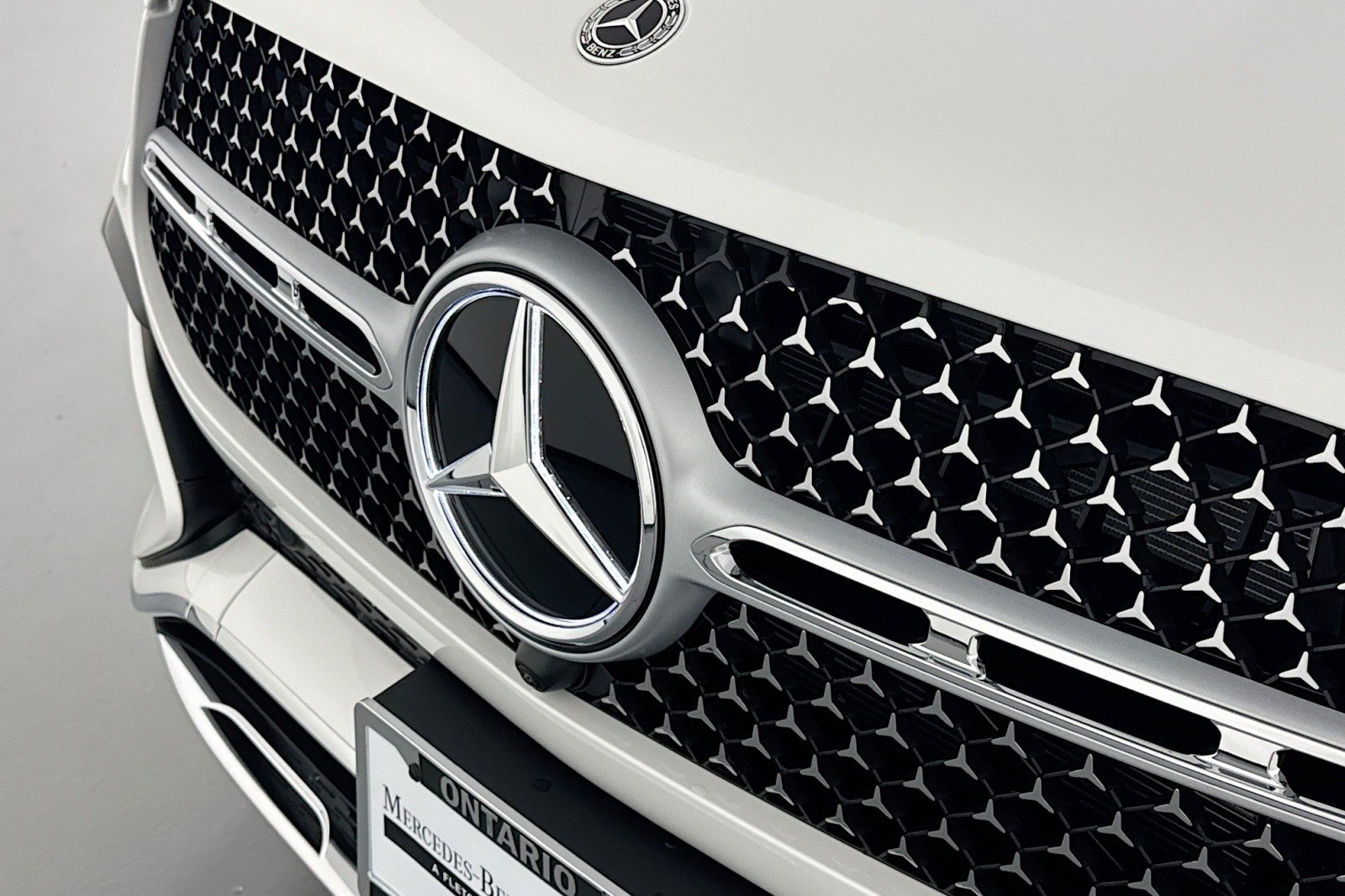 New 2026 MANUFAKTUR Moonlight White Metallic Mercedes-Benz GLE 350 SUV image 12