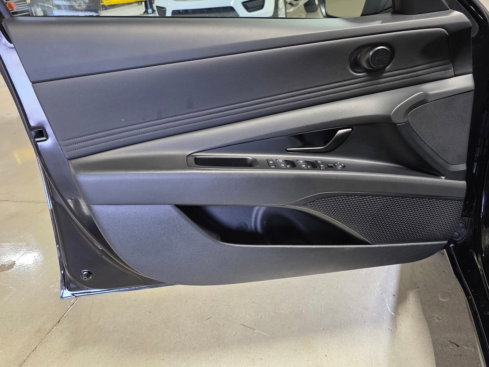 Used 2025 Abyss Black Hyundai SEL Sport image 20