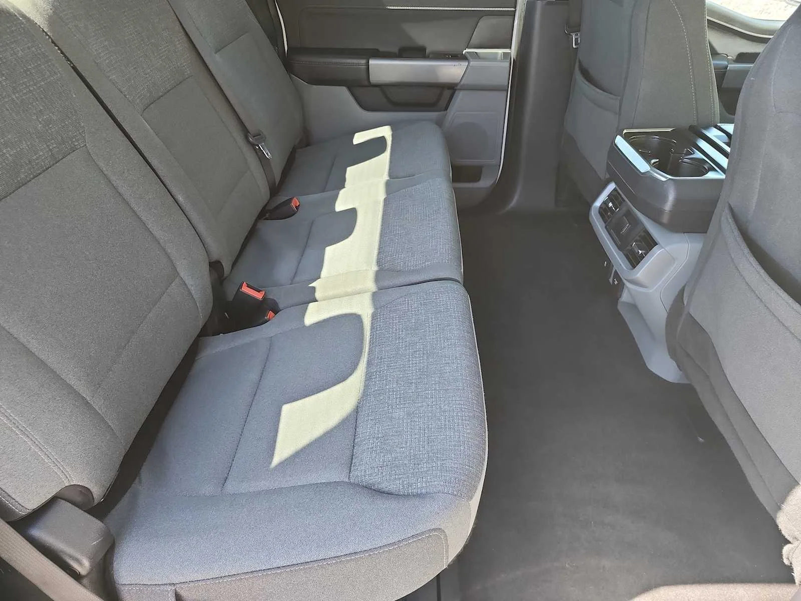 Used 2024 Oxford White Ford XLT image 17