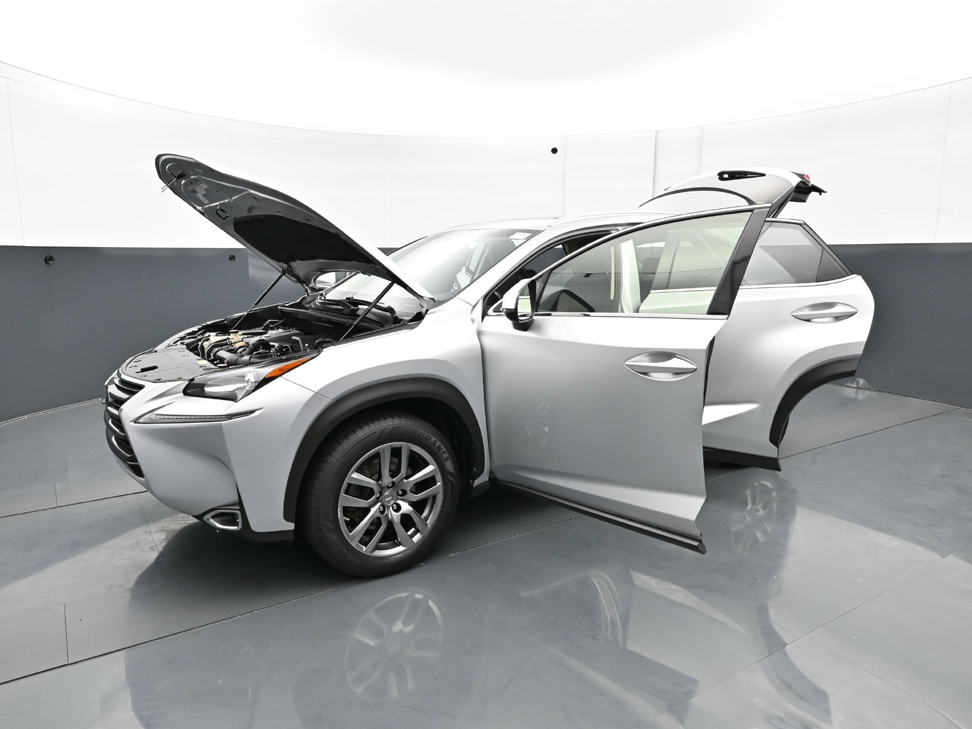 Used 2015 Silver Lexus 200t image 35