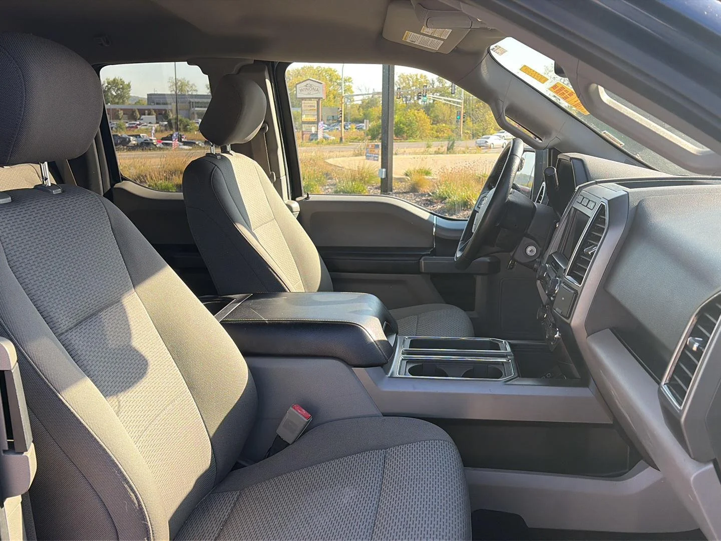 Used 2019 Blue Ford XL image 26