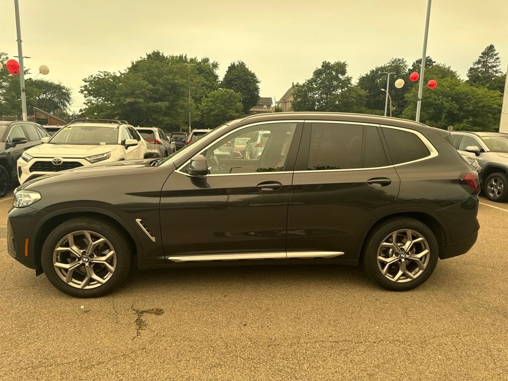 Used 2023 Gray BMW xDrive30i image 4