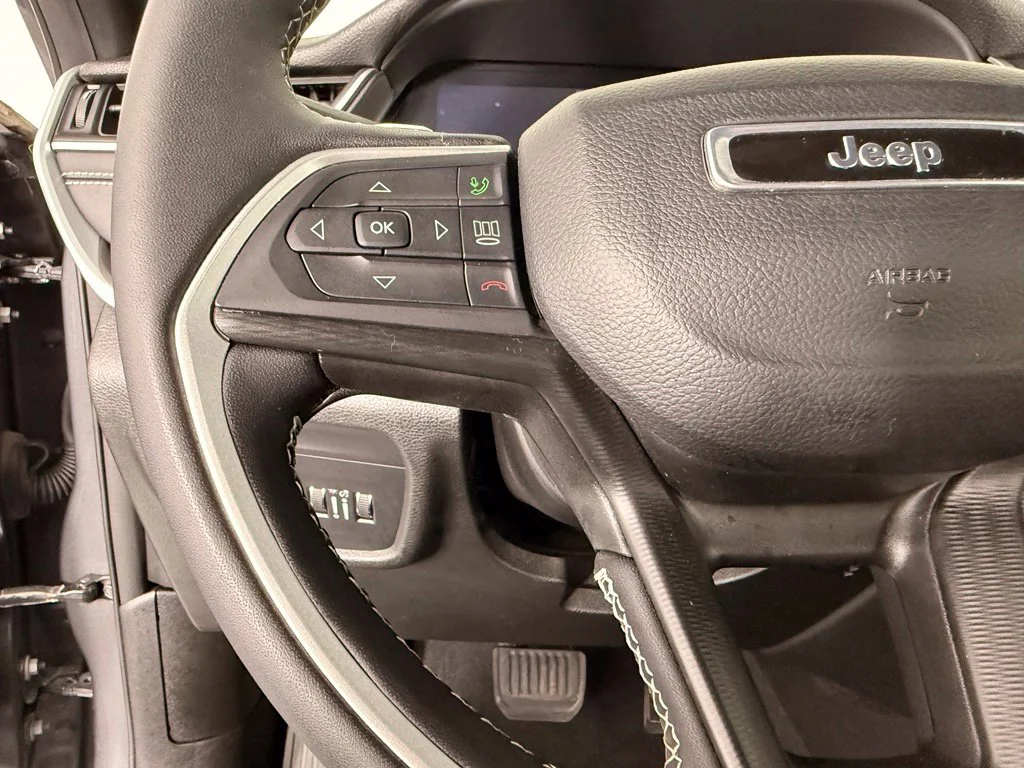 Used 2024 Gray Jeep Laredo X image 22