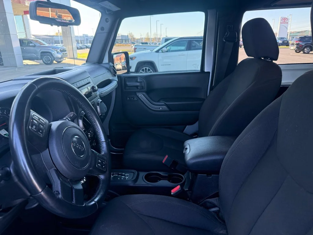 Used 2018 Silver Jeep Sport image 2