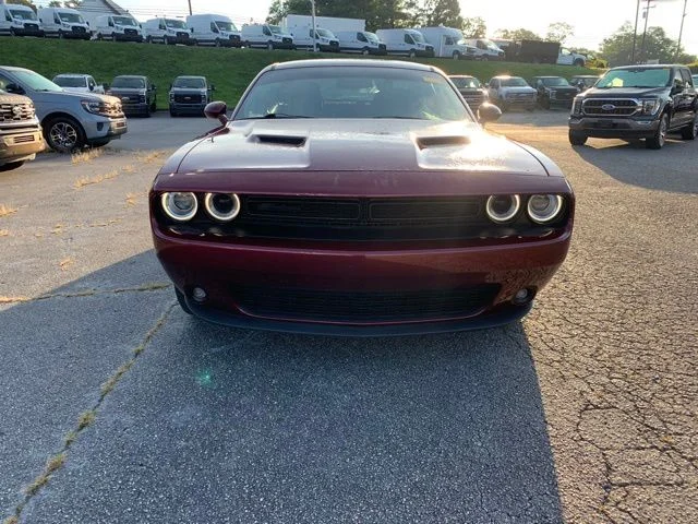 Used 2023 Red Dodge SXT image 3