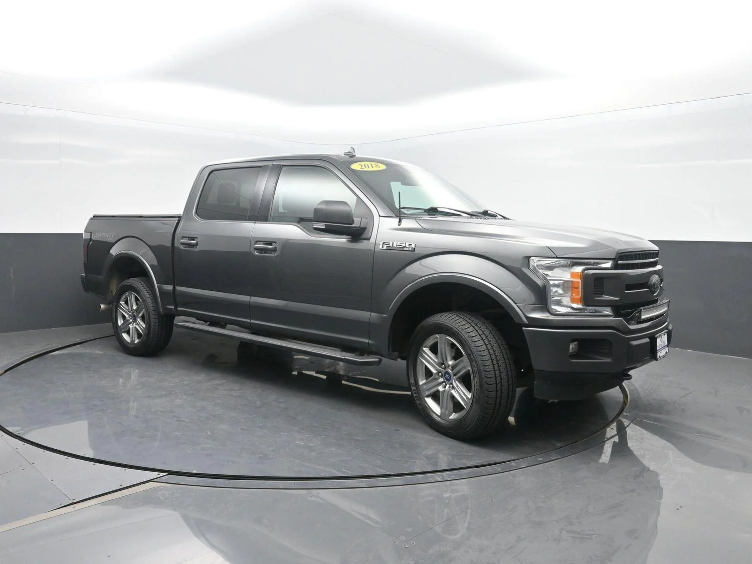 Used 2018 Magnetic Ford XLT image 5