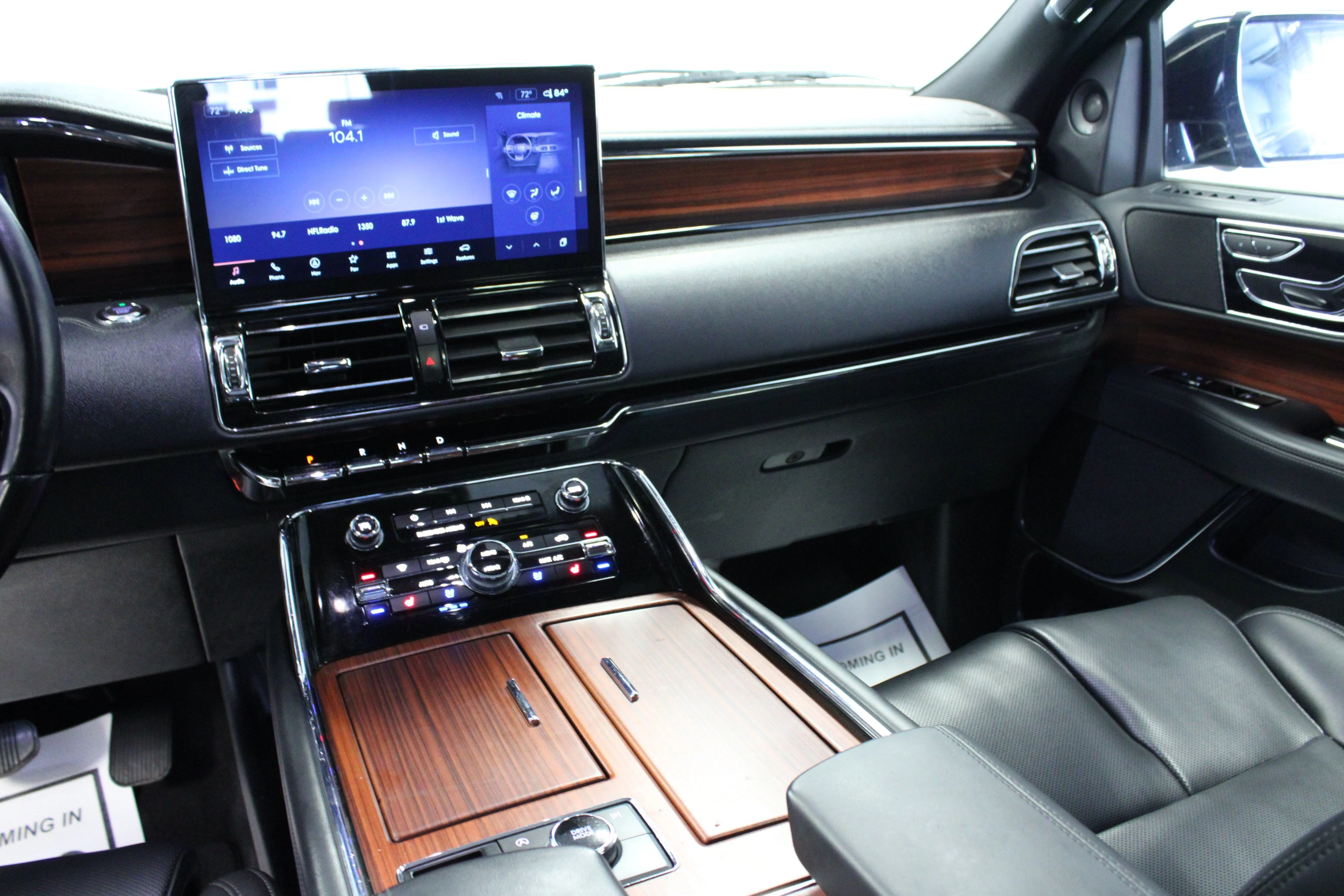 Used 2024 Black Metallic Lincoln Premiere image 20