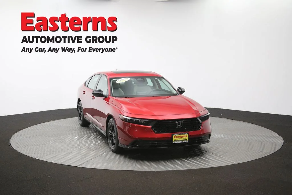 Used 2025 Red Honda SE image 51