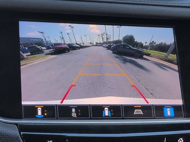 Used 2022 White Cadillac Sport image 19