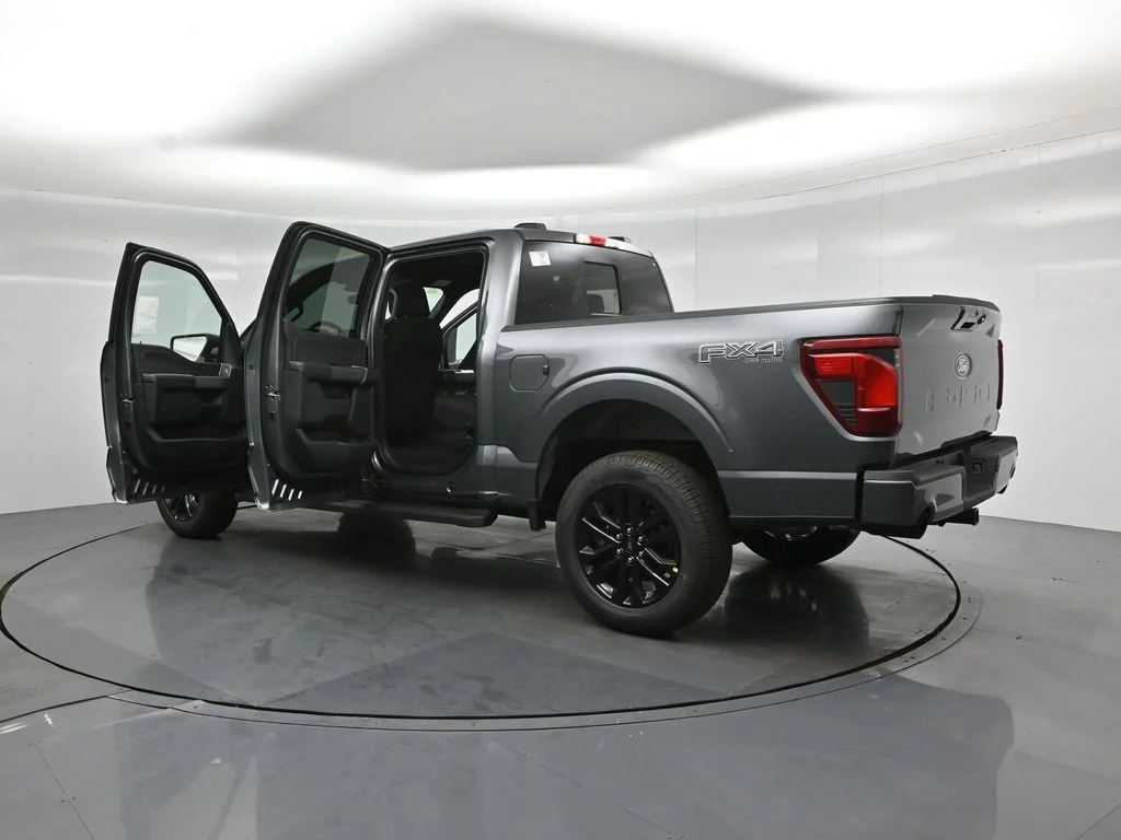 New 2026 Carbonized Gray Metallic Ford XLT image 32