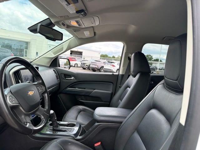 Used 2018 White Chevrolet Z71 image 13
