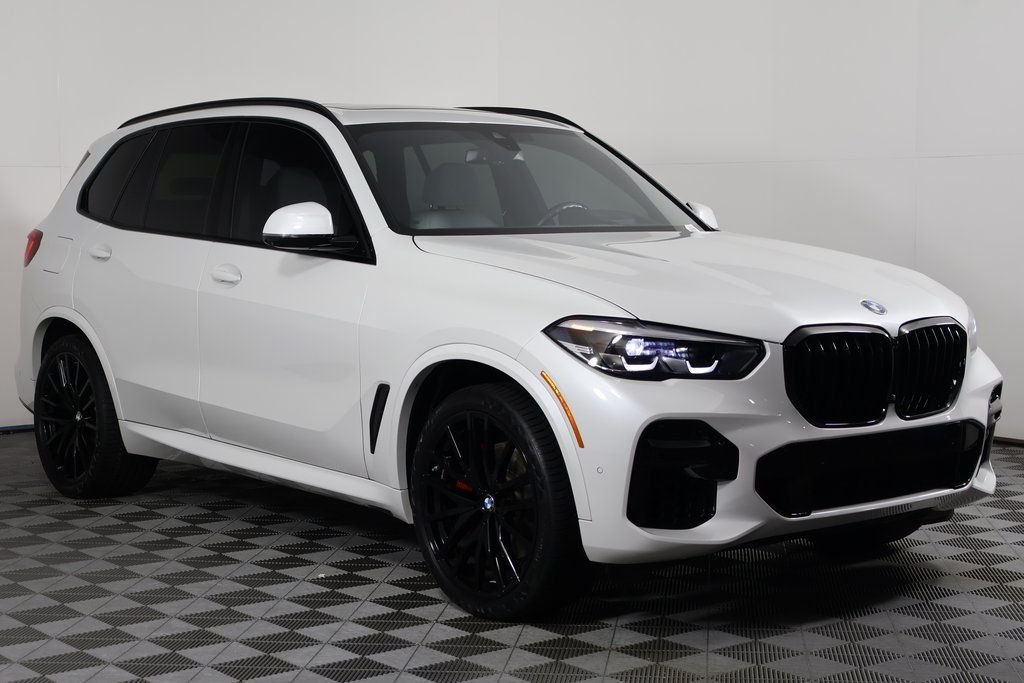 Certified Used 2023 Mineral White Metallic BMW xDrive40i image 3