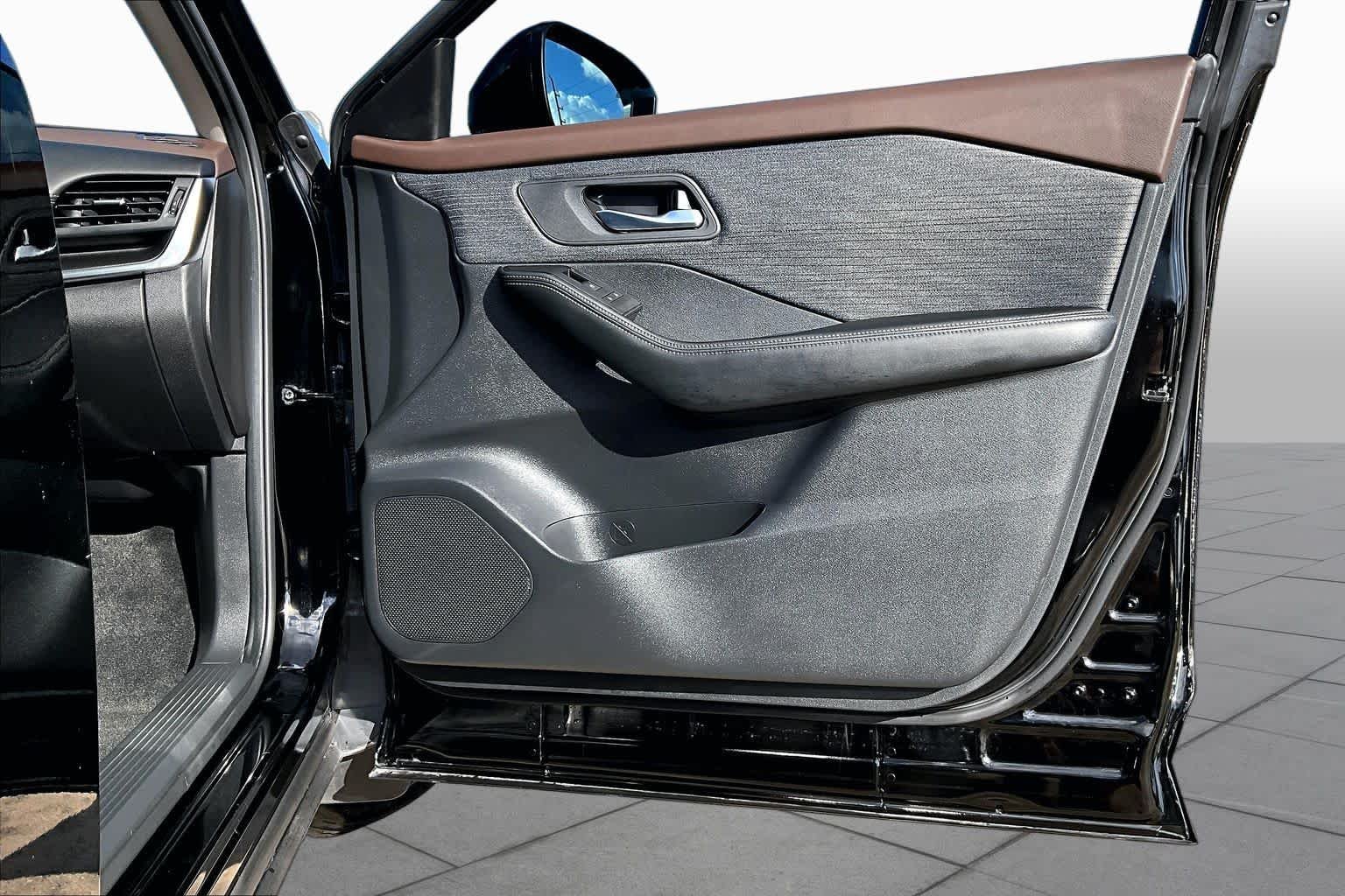 Used 2023 Super Black Nissan SV image 20