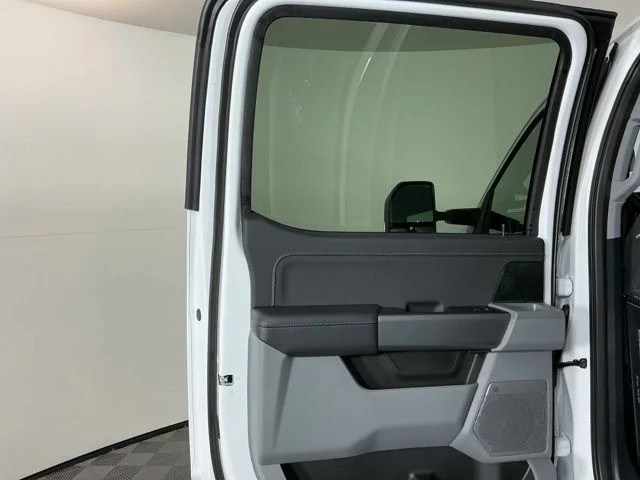 New 2026 Oxford White Ford XLT image 30