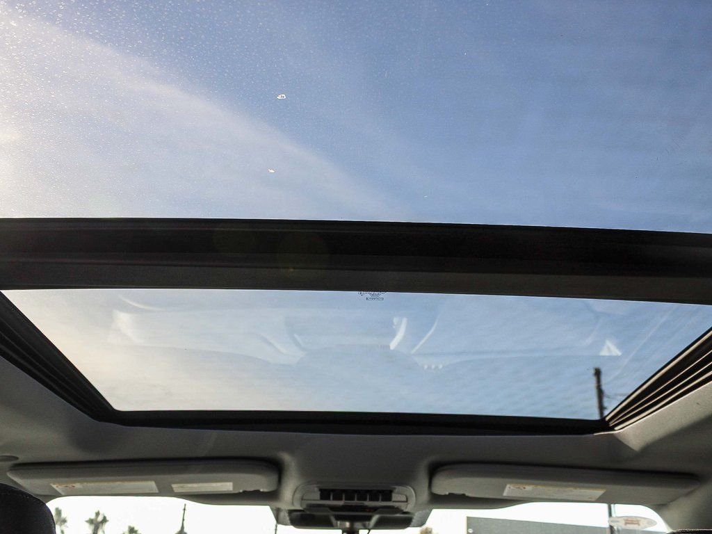New 2026 Oxford White Ford XLT image 16