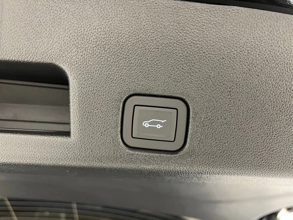 New 2026 Ebony Twilight Metallic GMC Elevation image 31