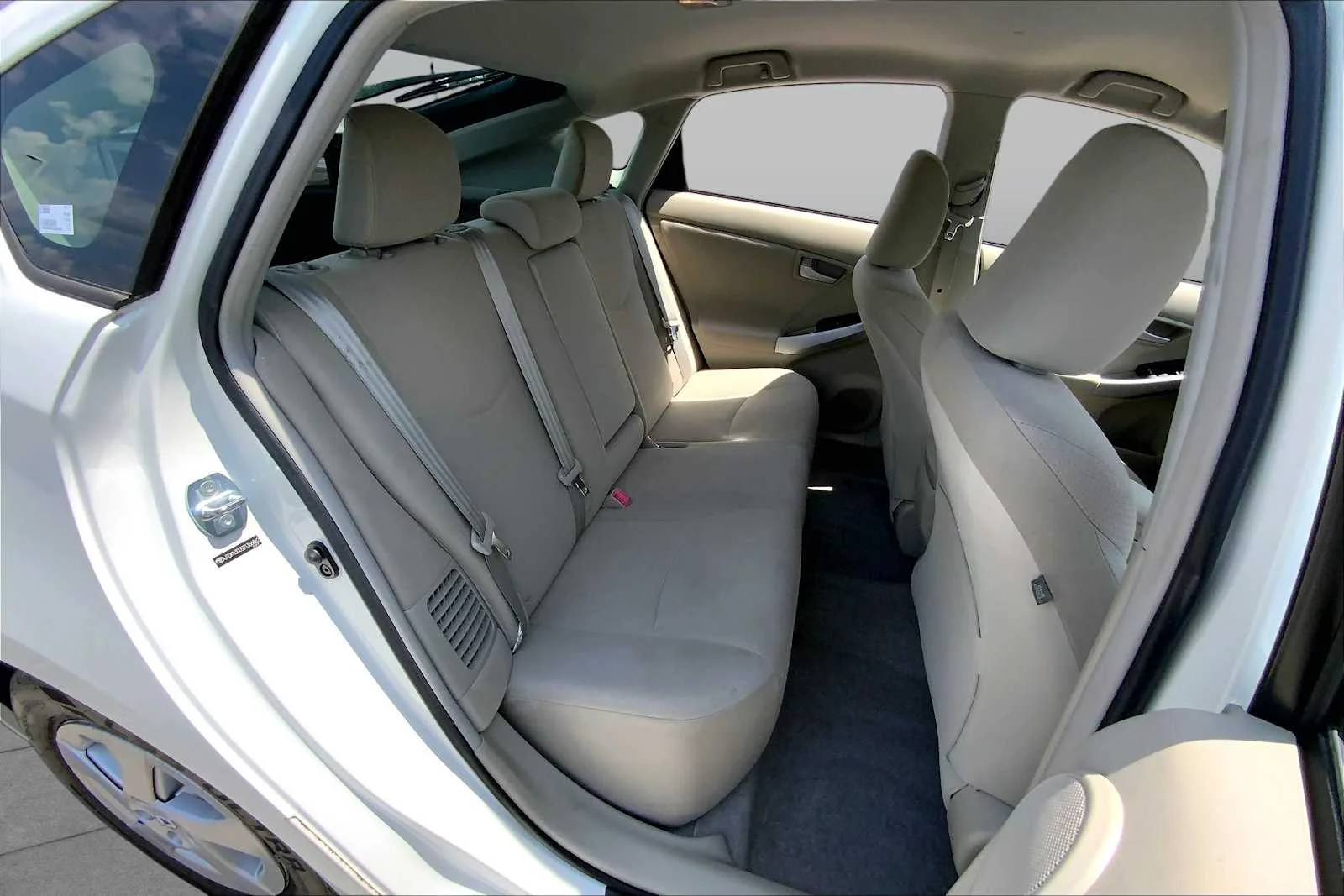 Used 2011 Blizzard Pearl Toyota III image 18