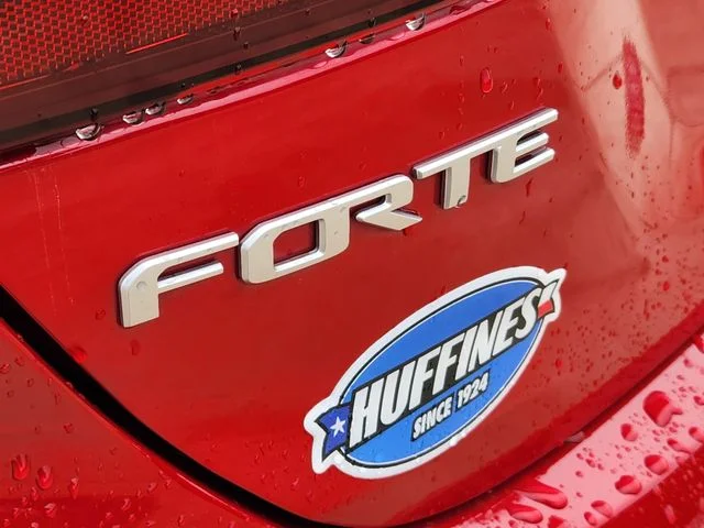 2024 Kia Forte GT - Photo 11