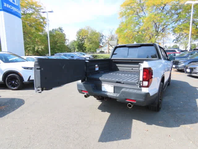 2024 Honda Ridgeline Black Edition - Photo 11