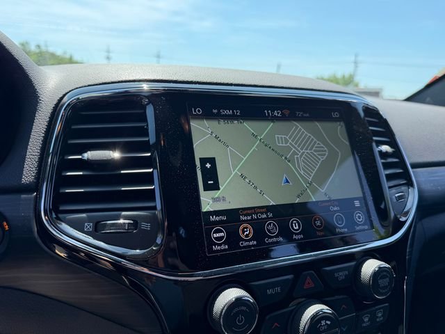 Certified Used 2022 White Jeep Laredo X image 28