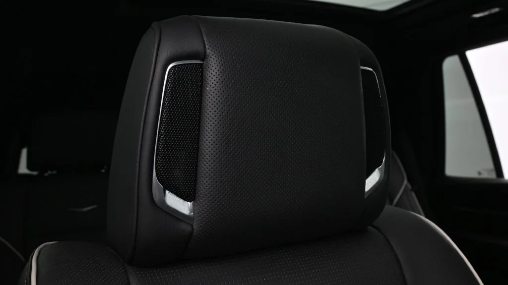 Used 2023 Red Cadillac Sport image 18