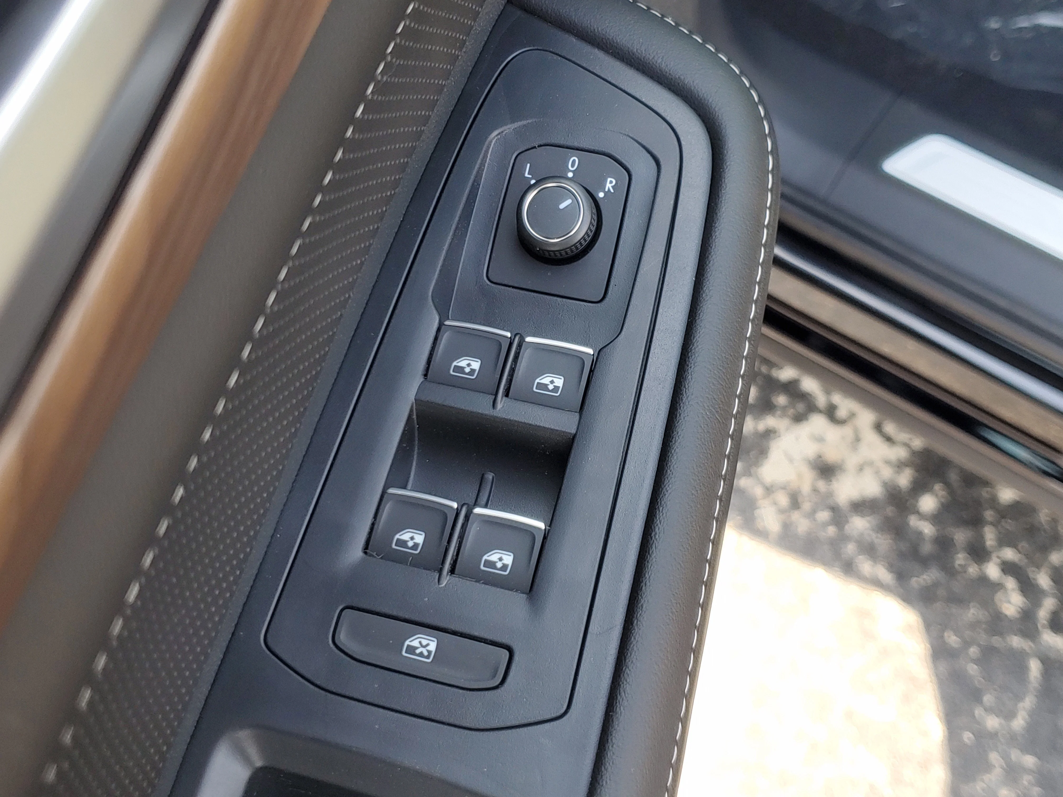 New 2026 Black Volkswagen 2.0T SE w/Technology image 20
