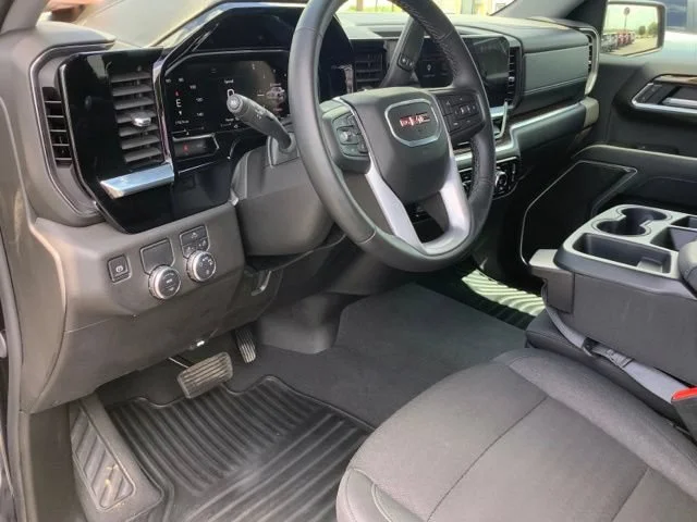 Certified Used 2026 Titanium Rush Metallic GMC SLE image 11