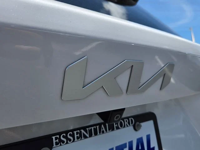 Used 2024 White Pearl Kia X-Line EX image 14