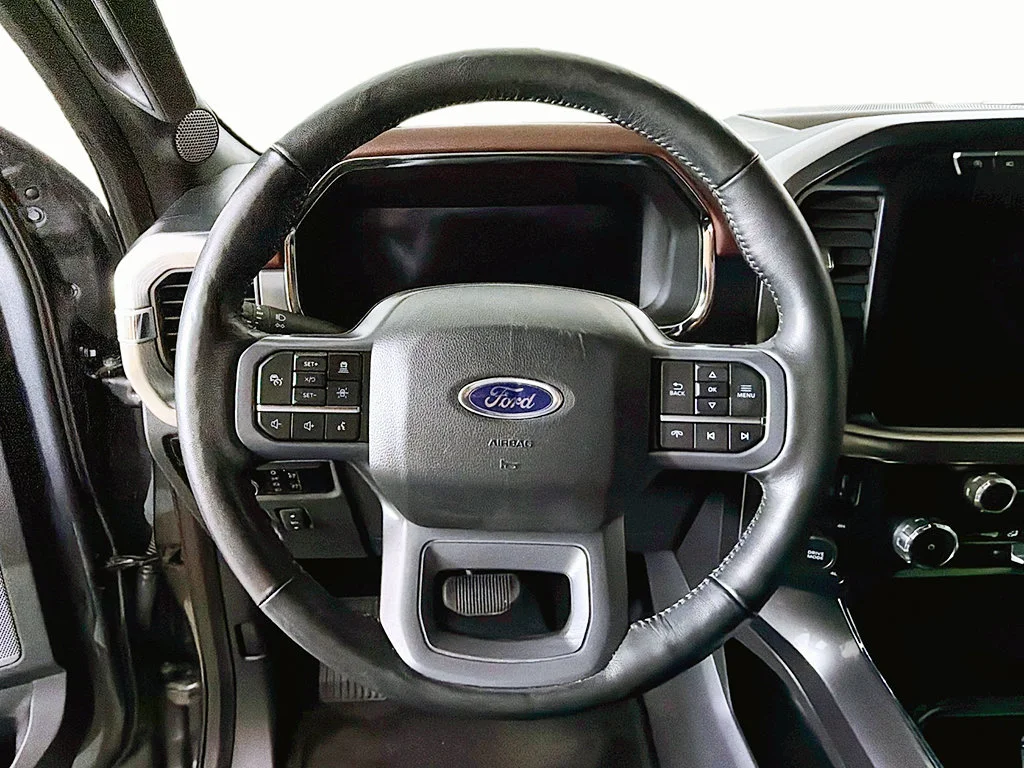 Used 2023 Carbonized Gray Metallic Ford Lariat image 34