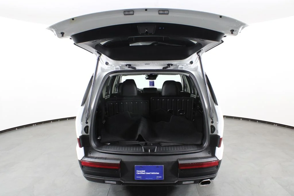 Used 2026 White Hyundai SEL image 17